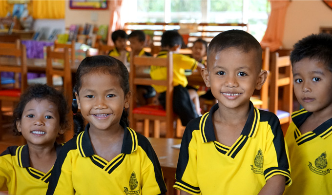 반나이라이 마을 학교 도서관에서 만난 아이들